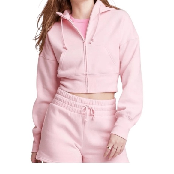 WILD FABLE
CROPPED HODDIE SWEATSHIRT new 🆕 - Picture 2 of 5